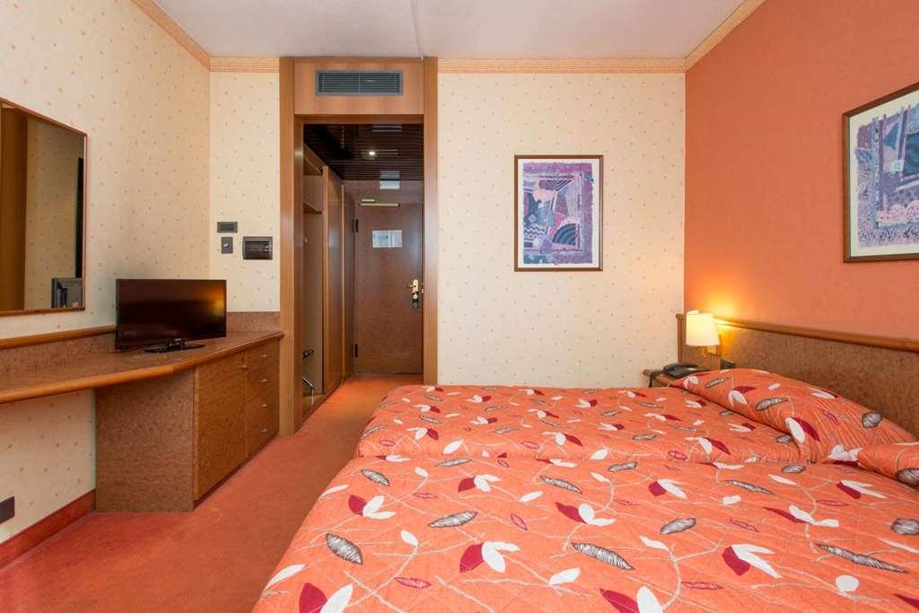 Meditur Hotel Pomezia Kamer foto
