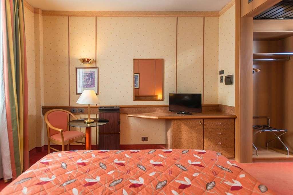 Meditur Hotel Pomezia Kamer foto