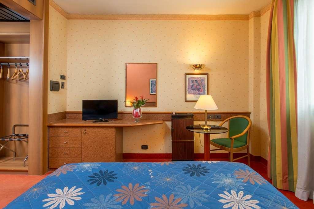 Meditur Hotel Pomezia Kamer foto