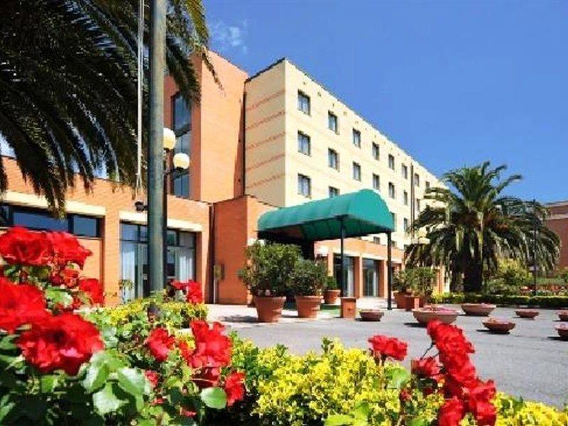 Meditur Hotel Pomezia Buitenkant foto