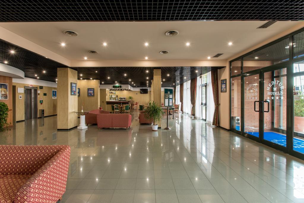 Meditur Hotel Pomezia Buitenkant foto