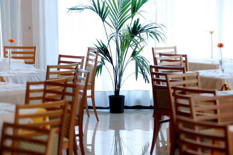 Meditur Hotel Pomezia Restaurant foto